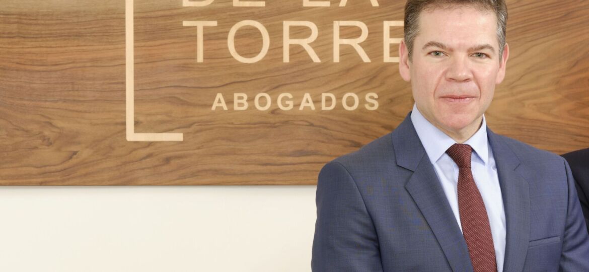 AYALA-DE-LA-TORRE-59 (2)